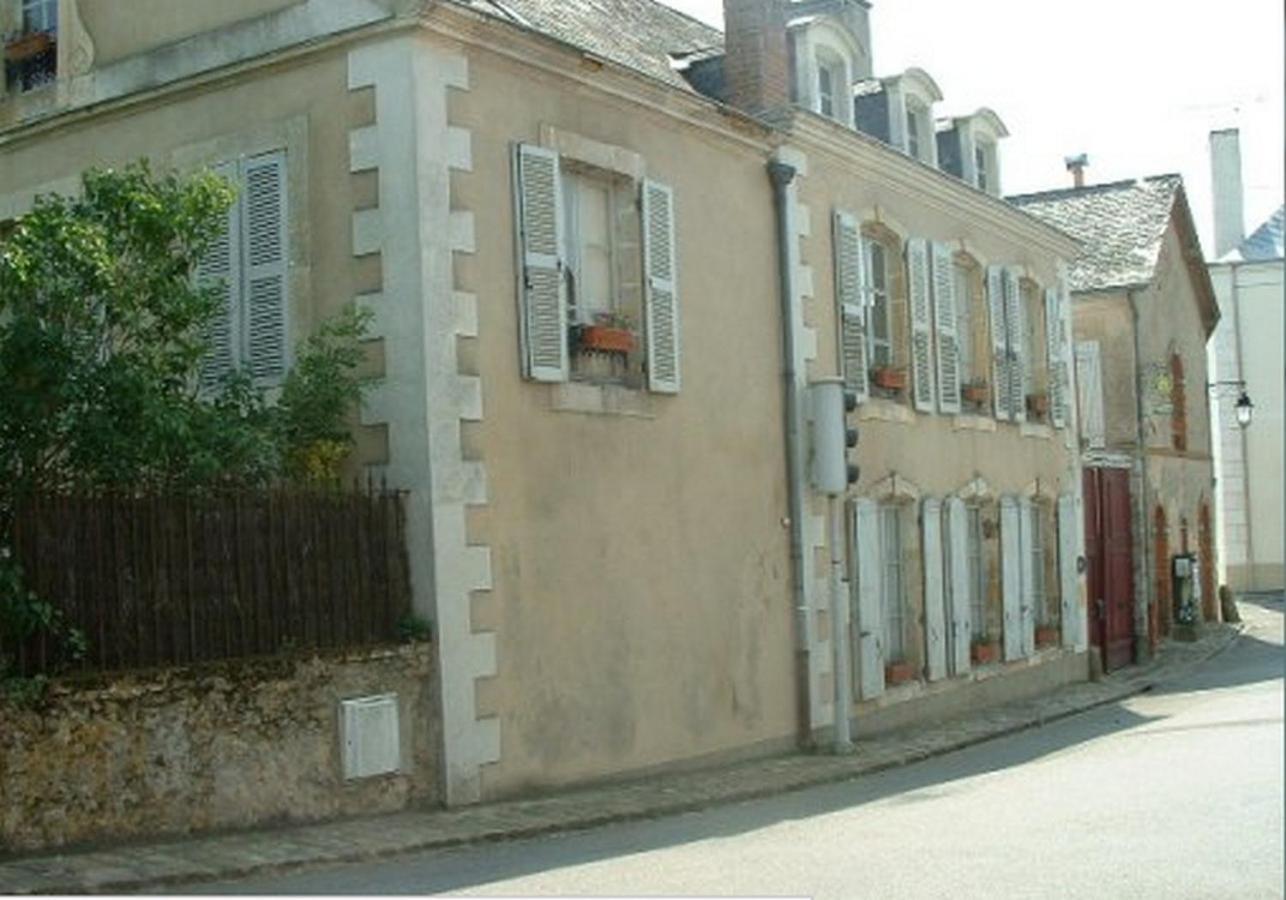 Chambres D'Hotes Le Pont Romain Montfort-le-Gesnois Zewnętrze zdjęcie
