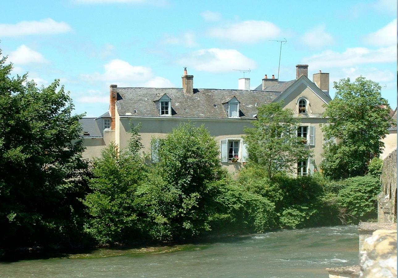 Chambres D'Hotes Le Pont Romain Montfort-le-Gesnois Zewnętrze zdjęcie