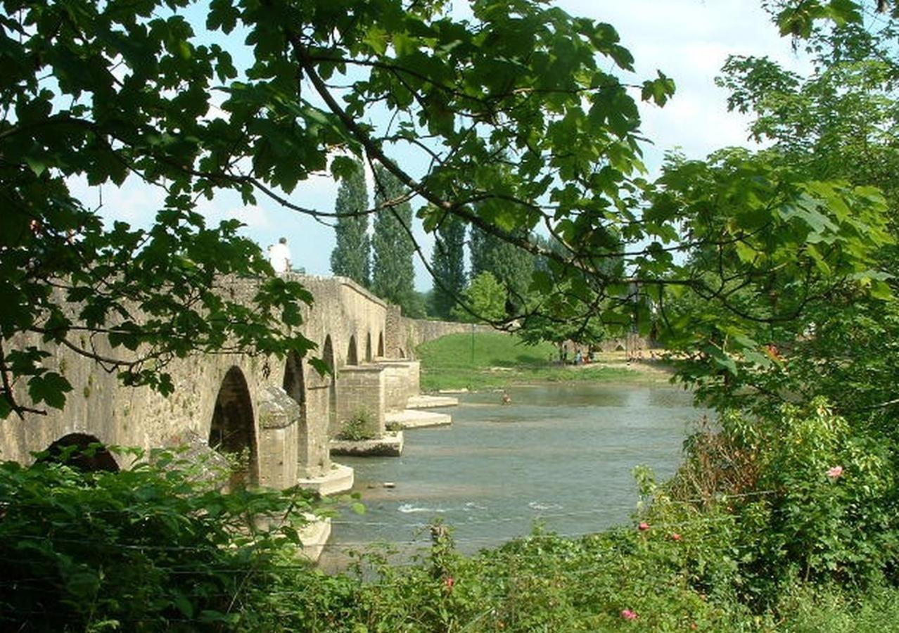 Chambres D'Hotes Le Pont Romain Montfort-le-Gesnois Zewnętrze zdjęcie